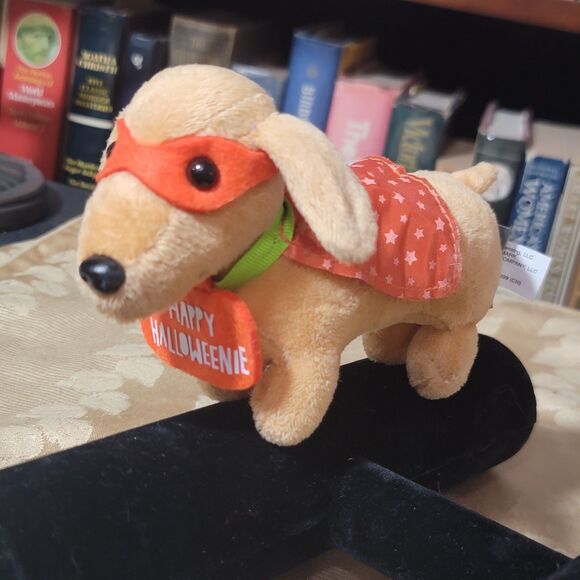 Hallmark Happy Halloweenie Dachshund 6” dog plush in a Mask & Glow in Dark Cape - Picture 7 of 13